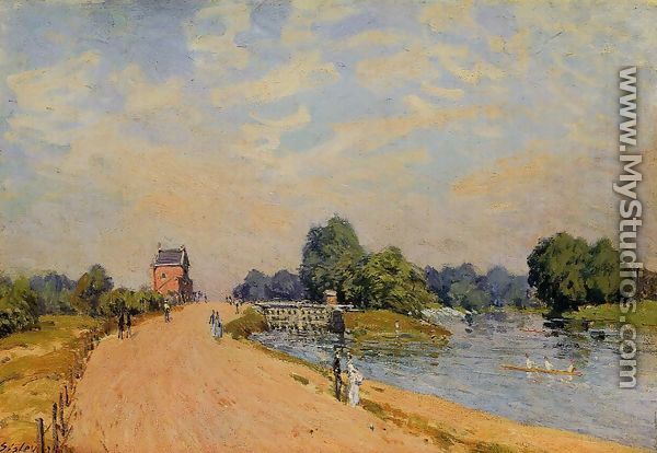 The Road from Hampton Court - Alfred Sisley